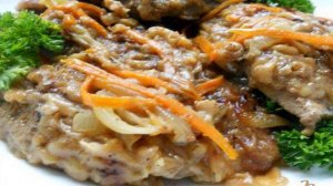 Отбивные из говяжьей печени с овощами