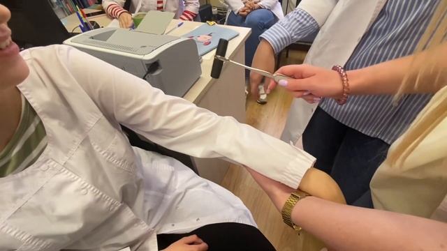 УДАРИЛА ОДНОГРУППНИЦУ МОЛОТКОМ | влог | 4 курс меда