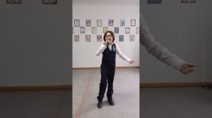 Марк Савельев, сл. М. Танича, муз. И. Шаферан "Ходит песенка по кругу"