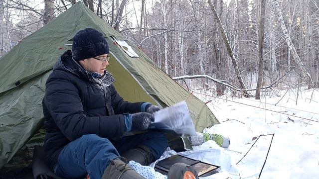 Зимний кемпинг в лесу. Палатка с печкой. Релакс под хруст снега смотреть онлайн