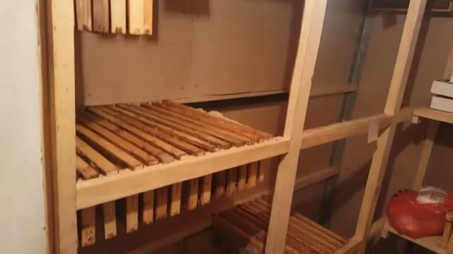 Наша комната для откачки мёда смотреть онлайн