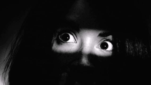 Нечто Вылезло ИЗ Темноты | Страшная история | смотреть онлайн