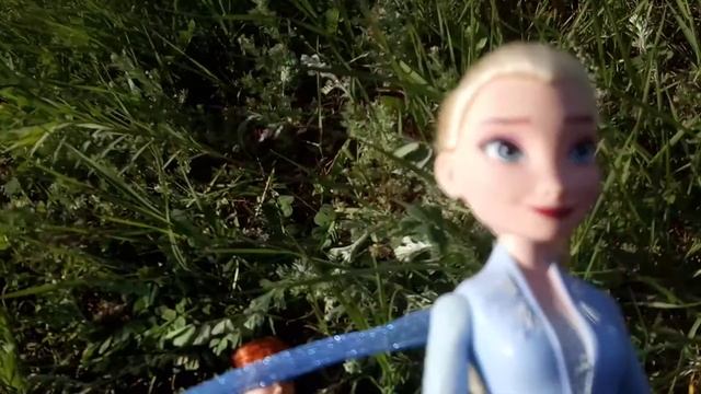 обзор кукол холодное сердце 2 на траве смотреть онлайн