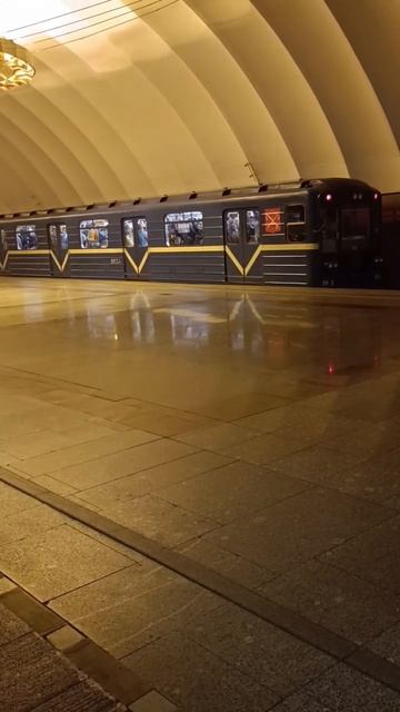 отправление поезда со станции Новочеркасская #2023 #метро #спб смотреть онлайн