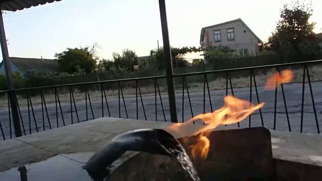 Огненная минеральная  вода ,Запорожье ,Приазовье село Приморский Посад.