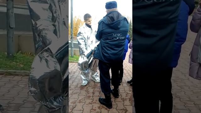 Как одеваются пожарные смотреть онлайн