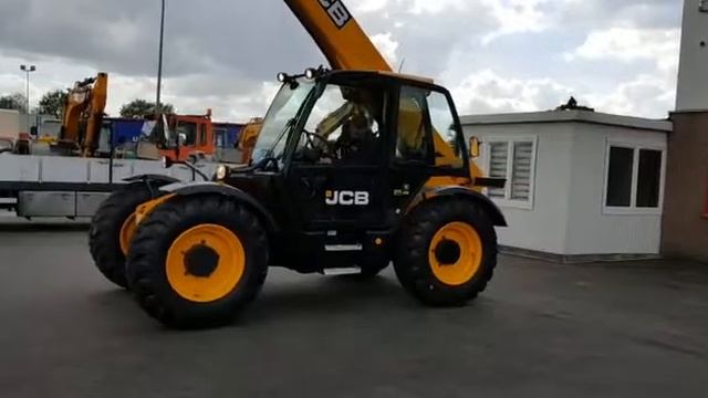 JCB 541-70 2012 год. смотреть онлайн