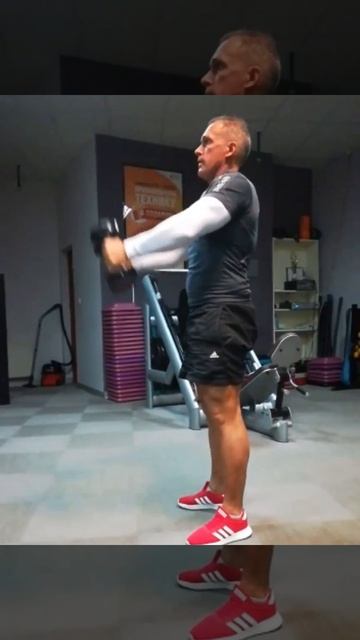 Фитнес Клуб Оранж Фитнес Сокольники подьем рук перед собой с супинацией