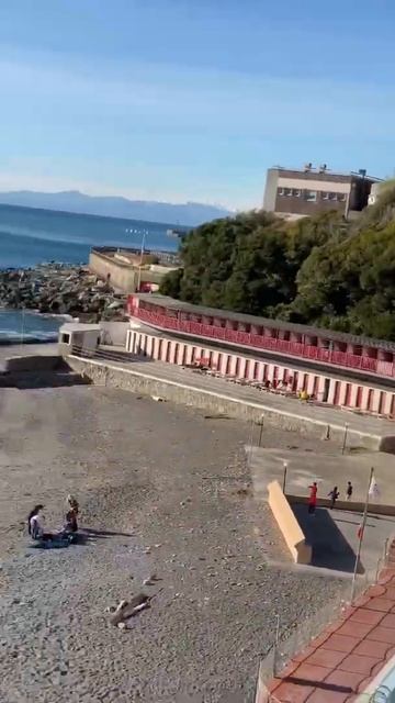 Загораем в Генуе и зимой смотреть онлайн