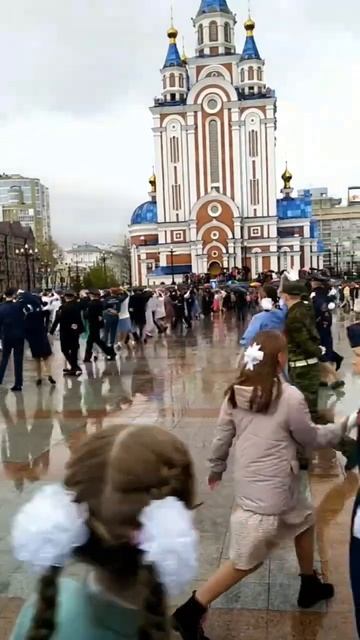 Акция «Майский вальс» в Хабаровске. Установлен новый рекорд акции – 193 пары станцевали вальс Побед смотреть онлайн