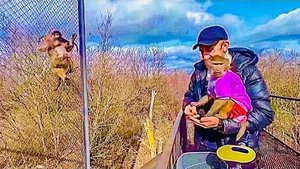 Вы посмотрите КАК Люська ведет себя встретившись со своими НАСТОЯЩИМИ ПАПОЙ и МА