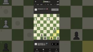 Играю в сложную партию в шахматы.  Я новичок.