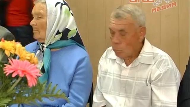 Глава АГО встретилась с Почётными гражданами Артёмовского городского округа смотреть онлайн