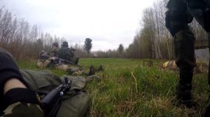 Страйкбольчик, мальчики походят на милитаристов