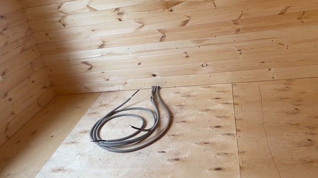 Построили  каркасный дом в деревне.Принимаем работу строителей.