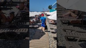 отели со своими лежаками Адлер пляж чайка.