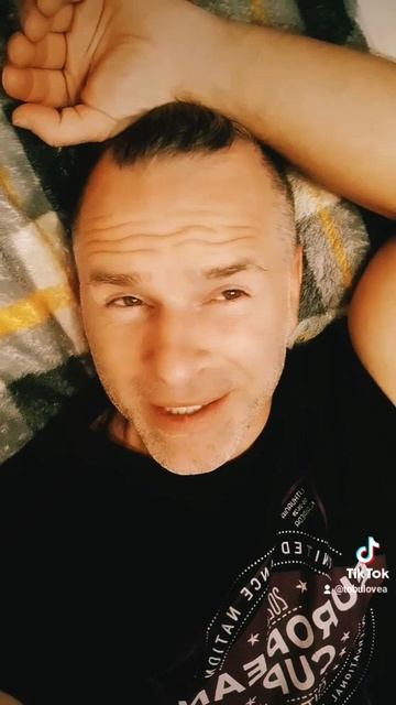 Девушки, будьте красивыми, чтобы свой гордился чужой хотел, а бывший кусал локти. смотреть онлайн