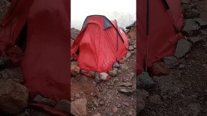 Ветер на Эльбрусе. Высота 4200 м.Палатка Husky Flame 2.Test tent Husky Flame 2.Strong Wind on Elbru