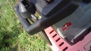 Измельчение ветки с гравитационной подачей.