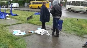 В Никополе разгромили и порезали агитпалатки ПР, среди людей пострадавших нет