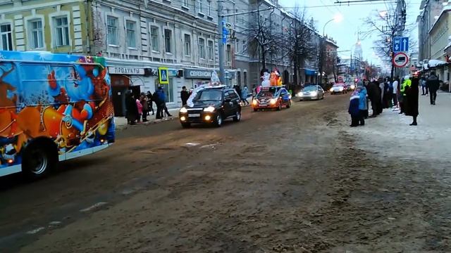 Копия видео "Шествие Дедов Морозов Рыбинск 2016"