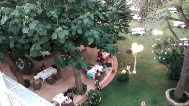 Дворик у отеля Ривьера. Петровац, Черногория.  Courtyard at the Hotel Riviera. Petrovac, Montenegro