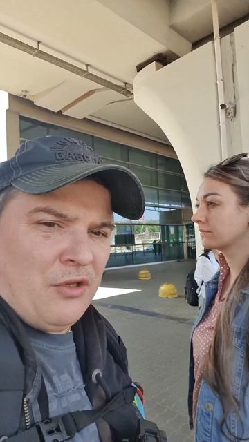 Местные бомбилы Пристают в аэропорту Внуково. прилетели смотреть онлайн