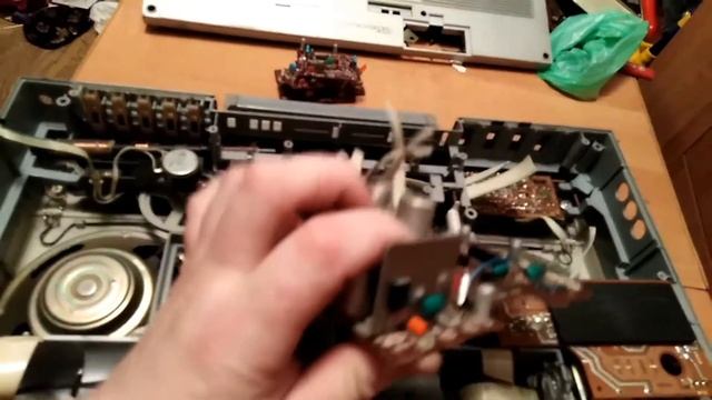 РАДИОДЕТАЛИ В МАГНИТОЛЕ МЕДЕО РМ 102С 2 ЧАСТЬ смотреть онлайн