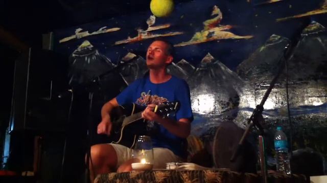 Валерий Петкевич - О Любви (Кафе Sea Horse, Арамболь, Гоа) смотреть онлайн