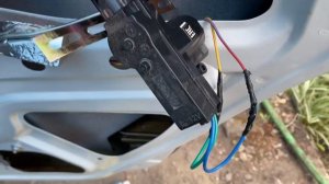 ПЕРЕСТАЛИ ОТКРЫВАТЬСЯ ДВЕРИ LADA GRANTA CROSS