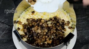 Салат с крабовыми палочками и грибами