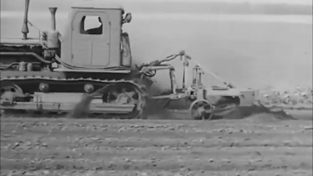 T-4 трактор. Безотвальная обработка (1970).