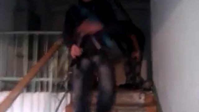 стрельба из подводного ружья в подъезде 1 смотреть онлайн