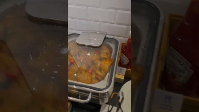 Шведский стол в HolideyInn за 600 рублей смотреть онлайн