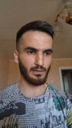 он бреется и ест бороду