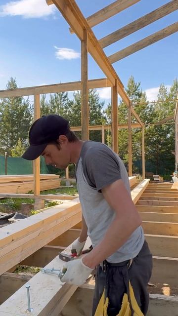 Огромная балка перекрытия. #woodworking #wood #стройка #казань смотреть онлайн