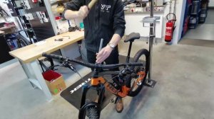 How to install Bontrager BITS integrated multi tool. Bike tech video