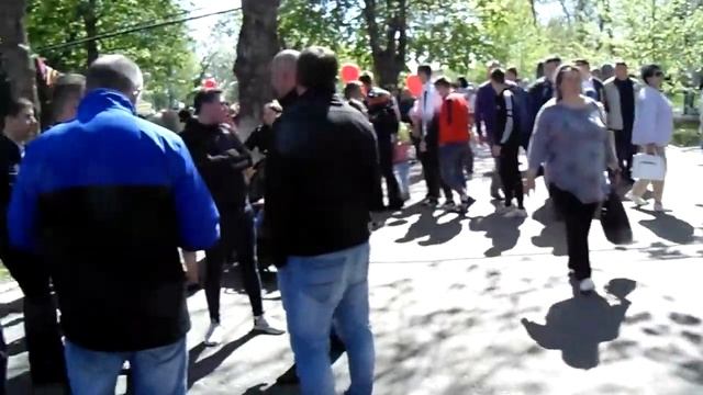 В парке всем хватило места... смотреть онлайн