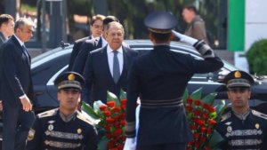 Лавров удивился отсутствию надписи на русском у Вечного огня в Самарканде