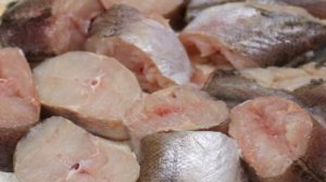 Хек с овощами в томате