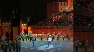 Тилль Линдеманн и советская песня на Красной площади #ссср #история #вов #краснаяплощадь #москва