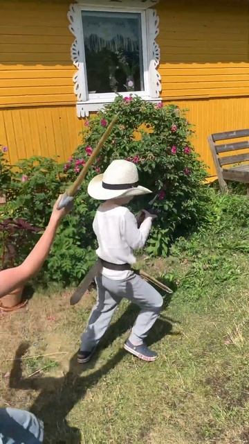 Схватка индейца и ковбоя даче в Карелии 🌲🌲🌲 . #дети #карелия #дача