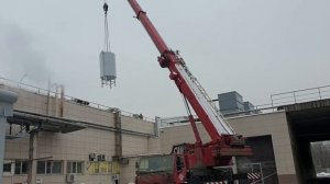 загрузка через крышу краном