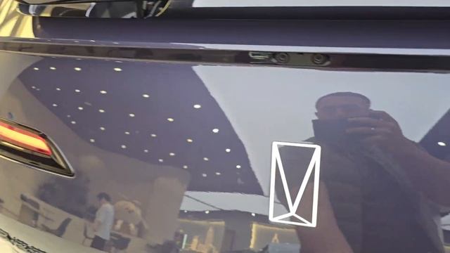 сравниваем AVATR 12 VS ZEEKR 001 смотреть онлайн