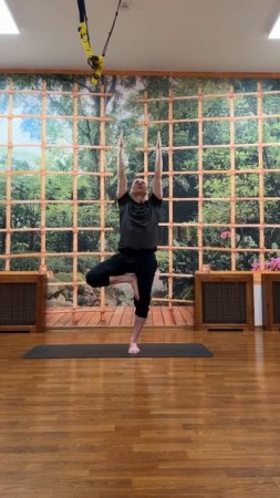 Поза дерево🌳#растяжка #гимнастика #йога #stretching #yoga