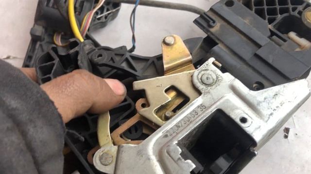 Mercedes Benz W220 ремонт замка двери Mercedes Benz W220 Door Lock Repair
