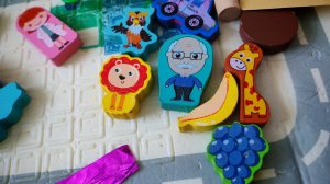 играем в детский деревянный сортертдля малышей