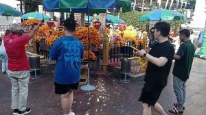 Святыня Эраван (Erawan Shrine) в Бангкоке