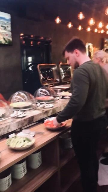 Завтрак в отеле Континент, ресторан Molinari, город Ставрополь, телефон отеля для брони 88652947575 смотреть онлайн