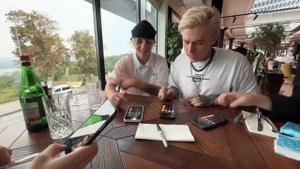 Дима Евтушенко пугает показывает фокус Артисту Лил Морти